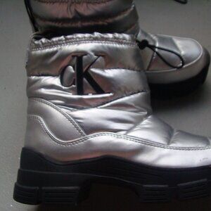 NEW CALVIN KLEIN Women's Silver Drawstring Platform Boots, size 7.5 M